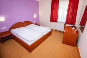 Hotel Boss - Apartmán trojlôžkový spalna